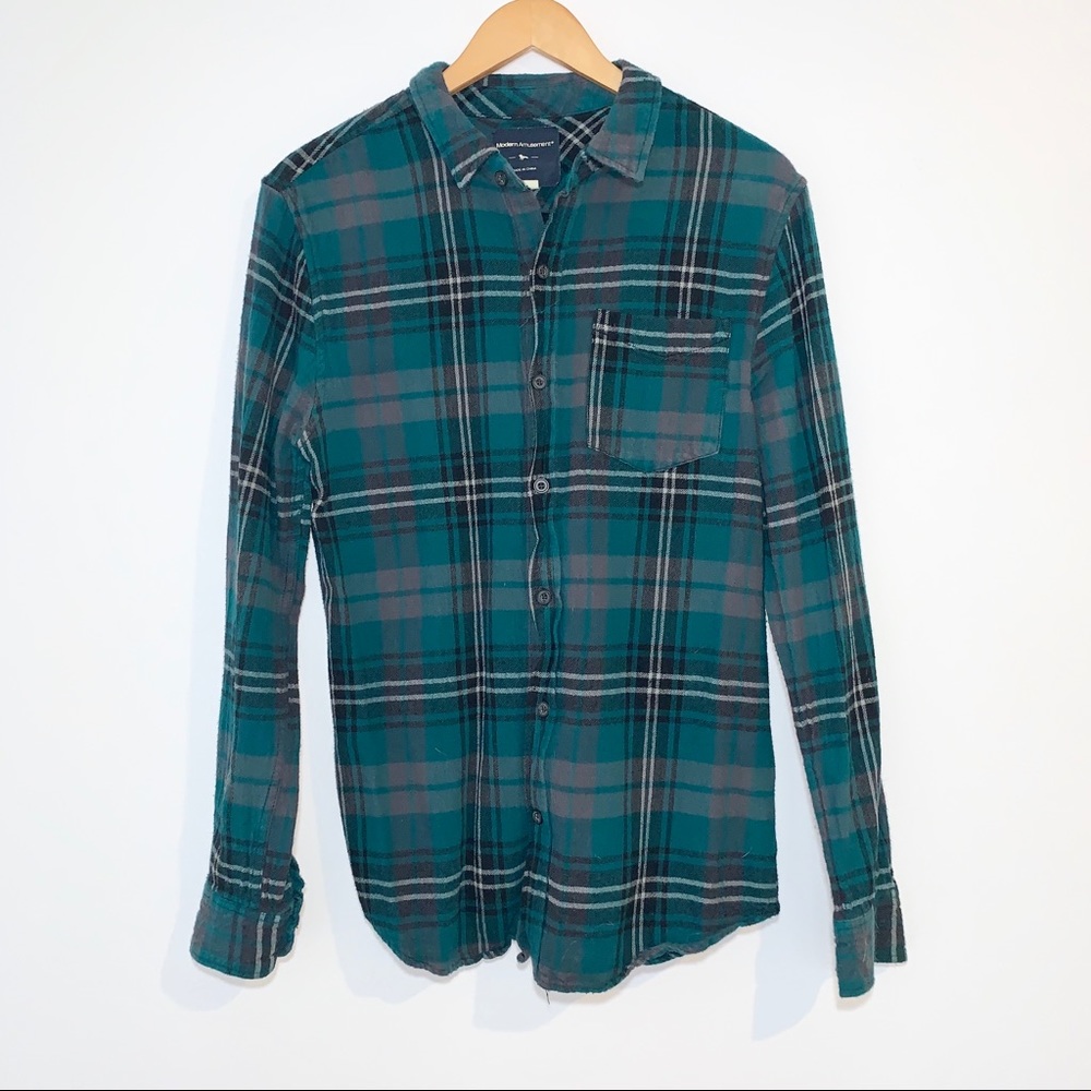 Modern Amusement Green Flannel Button Down Medium